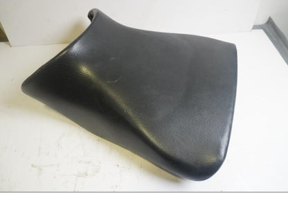 Framsidan på Sadel från en Yamaha YZF 1000 R -1999 motorcykel.