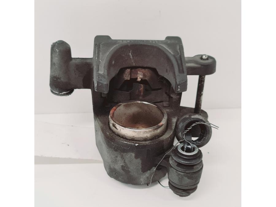 Höger sida på Bromsok från en Suzuki DL 1000 -2016 motorcykel.