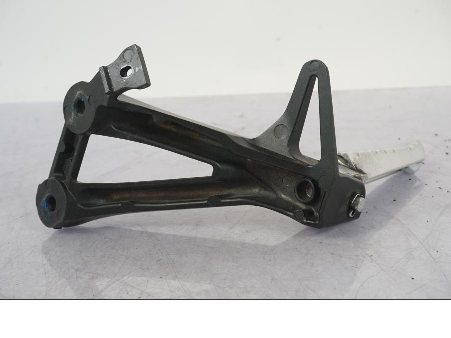 Höger sida på Fotpinne från en Yamaha MT-09 SP -2018 motorcykel.