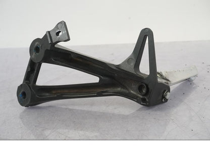 Höger sida på Fotpinne från en Yamaha MT-09 SP -2018 motorcykel.