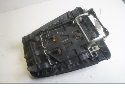 Vänster sida på Sadel från en Honda CBR 900 RR -1999 motorcykel.