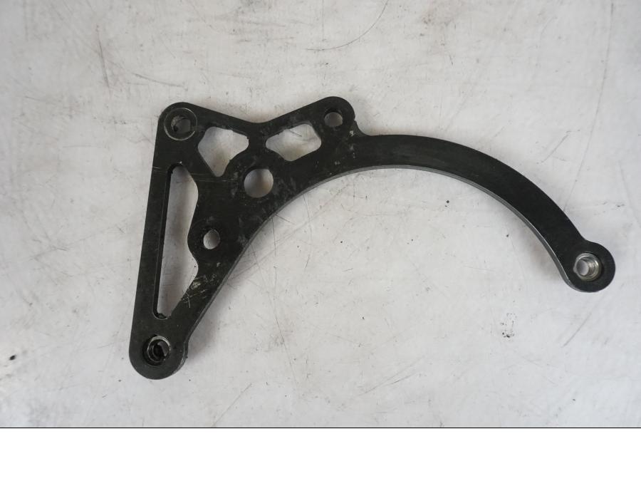 Extrabild1 på Kedjeskydd från en KTM 1290 Super Duke R -2021 motorcykel.