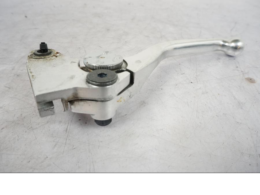 Höger sida på Kopplingsgrepp från en Triumph Bonneville T120 -2021 motorcykel.