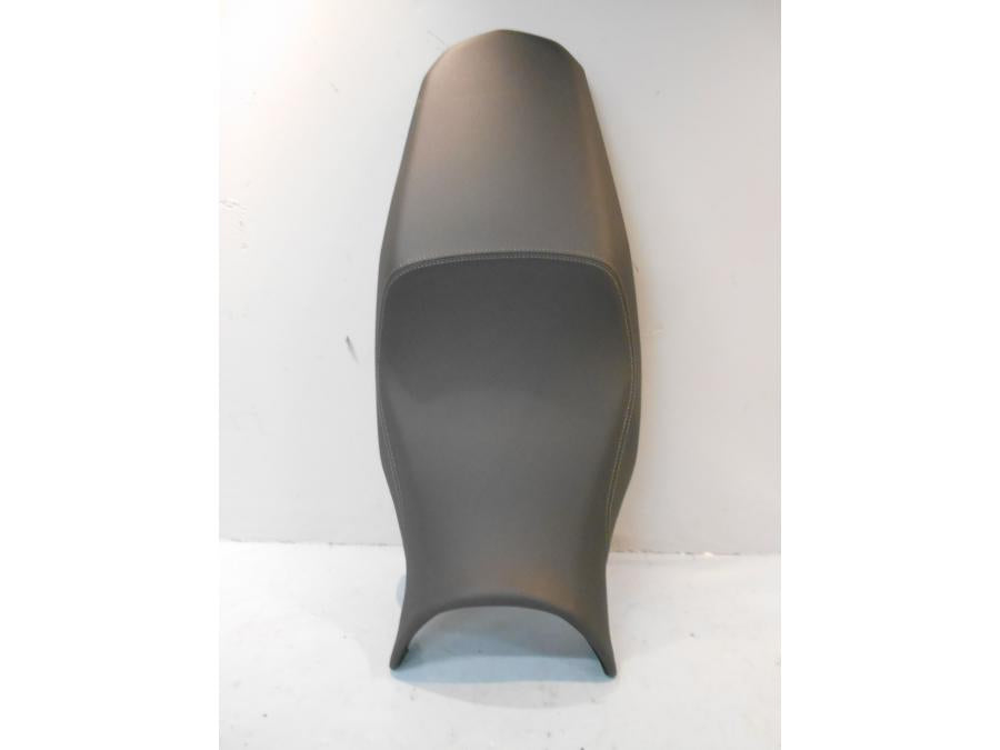 Framsidan på Sadel från en Yamaha MT-07 Tracer -2019 motorcykel.