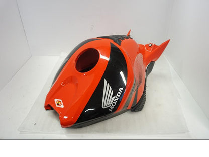 Framsidan på Bensintankskåpa från en Honda CBR 1000 RR -2007 motorcykel.