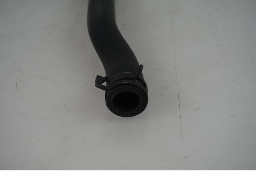 Vänster sida på Fuel Evap System från en BMW F 800 GS -2009 motorcykel.