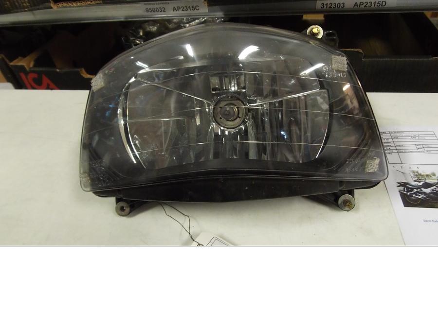 Framsidan på Strålkastare från en Honda VTR 1000 F -1997 motorcykel.