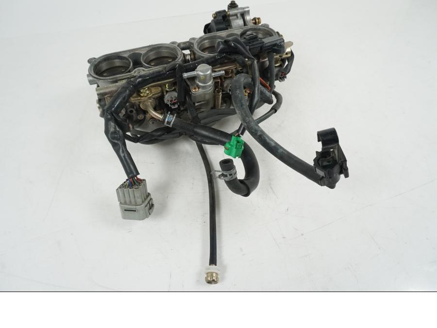 Snett uppifrån på Spjällhus från en Yamaha YZF 1000 R1 -2004 motorcykel.