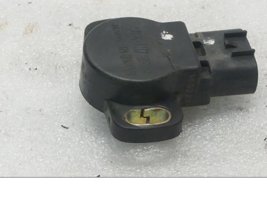 Framsidan på TPS från en Yamaha XVS 650 -2000 motorcykel.