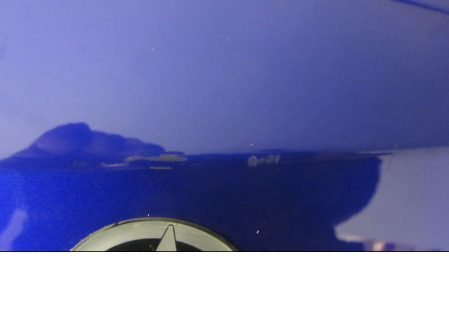 Höger sida på Bensintankskåpa från en Yamaha YZF-R 125 -2016 motorcykel.