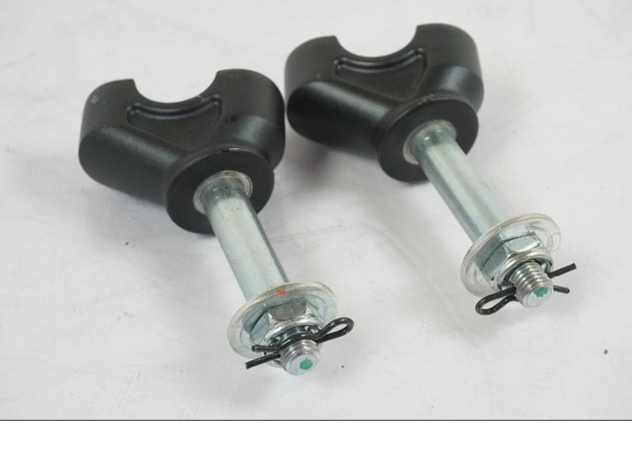 Baksidan på Styrfäste från en Kawasaki Z 900 -2021 motorcykel.