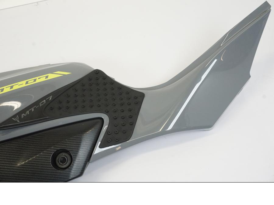Höger sida på Tankkåpa från en Yamaha MT-07 -2016 motorcykel.