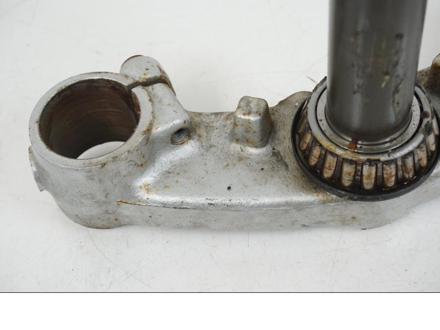 Baksidan på Gaffelkrona från en Yamaha XV 1100 -1993 motorcykel.