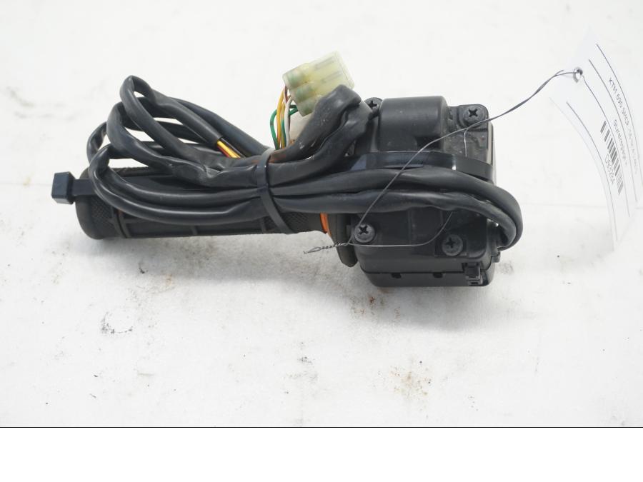 Baksidan på Styrelreglage från en KTM 690 SMCR -2016 motorcykel.