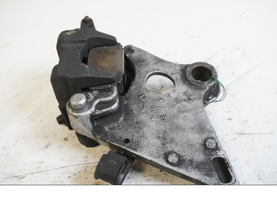 Höger sida på Bromsok från en Honda CBR 900 RR -1993 motorcykel.