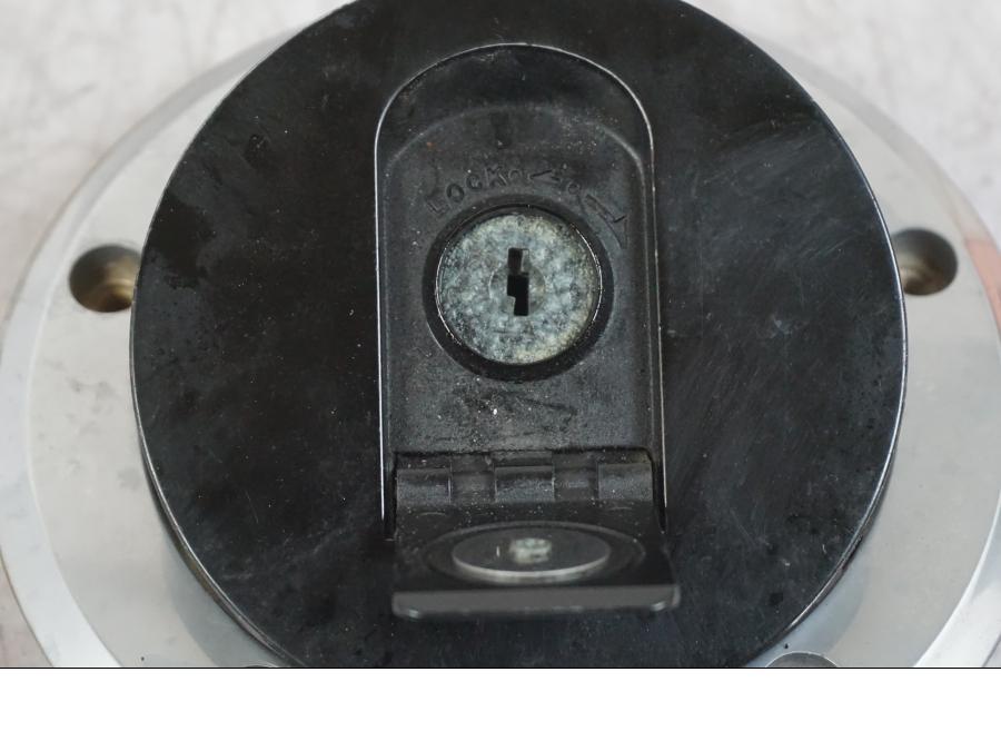 Höger sida på Låssats från en Kawasaki ZX-6R -2006 motorcykel.