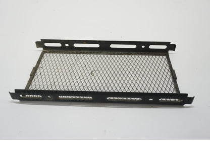 Baksidan på Vattenkylgaller från en Suzuki VZ 800 -1998 motorcykel.