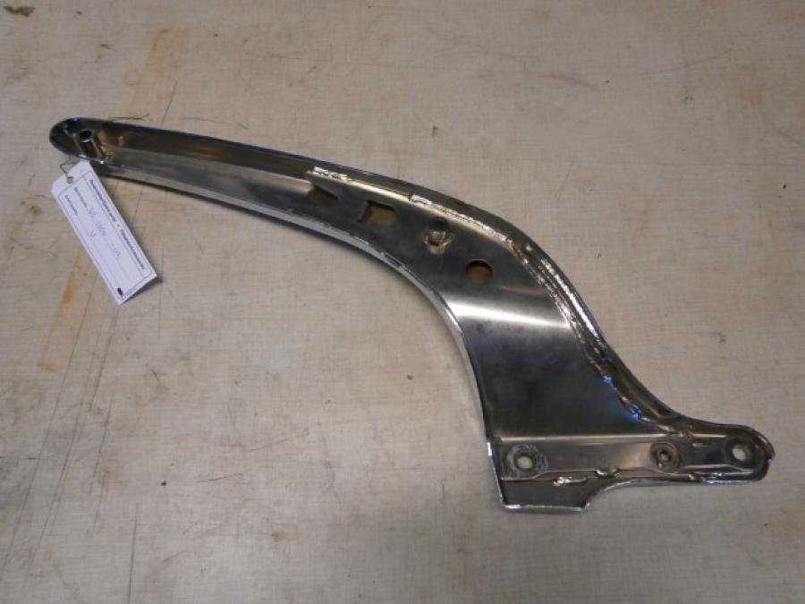 Baksidan på Bakskärmstag från en Suzuki VL 1500 -2002 motorcykel.