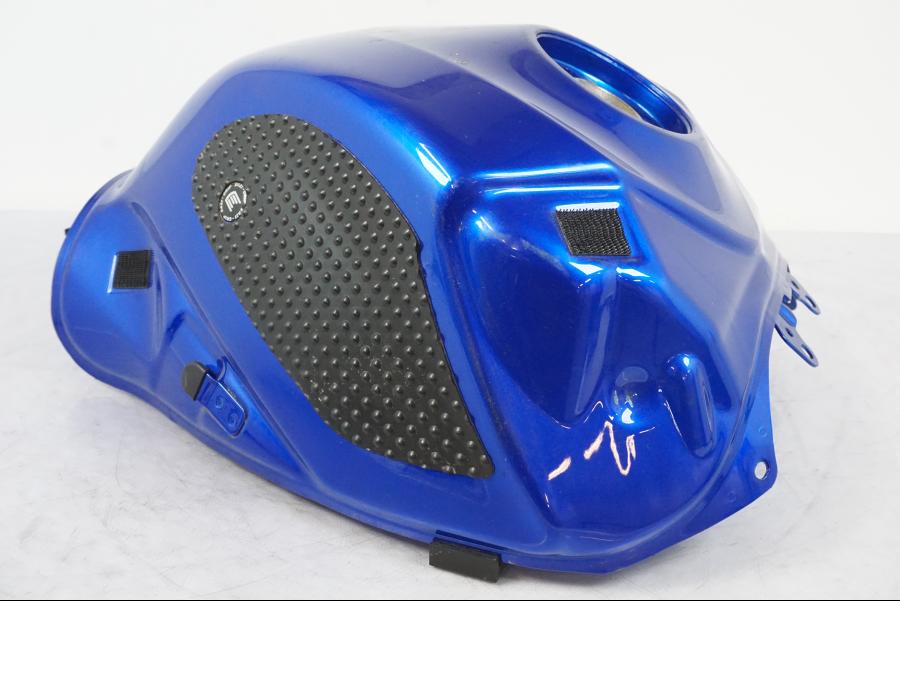 Vänster sida på Bensintank från en Suzuki GSX-R 600 -2007 motorcykel.