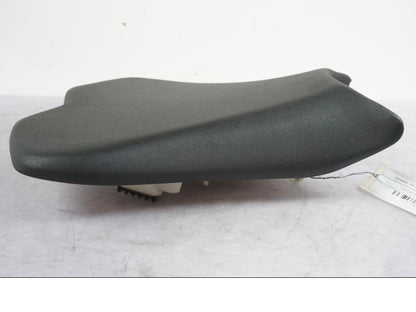 Snett nerifrån på Sadel från en Kawasaki ZX-10R -2008 motorcykel.