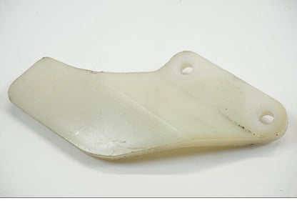 Framsidan på Kedjeskydd från en Honda XRV 750 -2001 motorcykel.