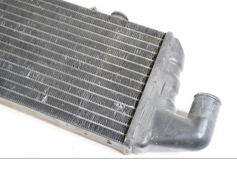 Baksidan på Vattenkyl från en BMW K 1200 LT -2004 motorcykel.