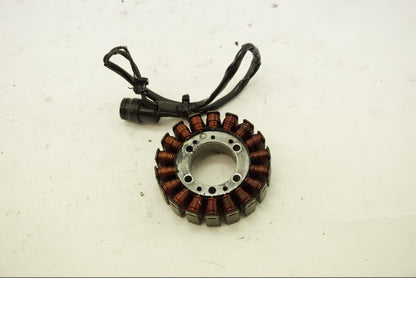 Baksidan på Generator från en Kawasaki ZX-6R -2004 motorcykel.