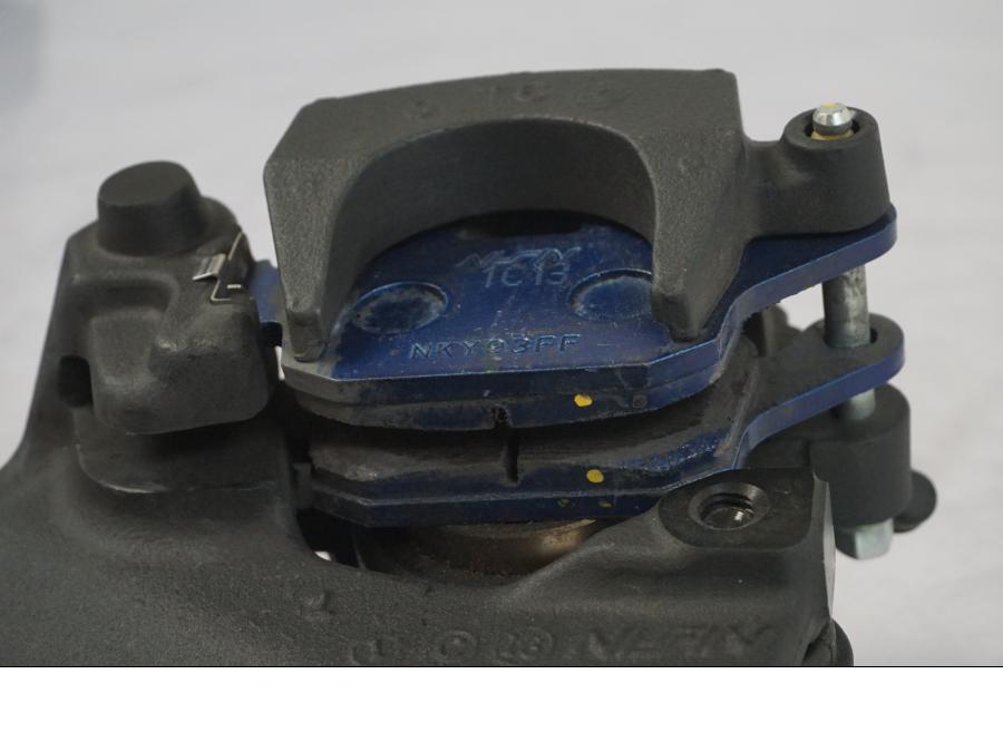 Snett nerifrån på Bromsok från en Kawasaki Z 900 -2021 motorcykel.