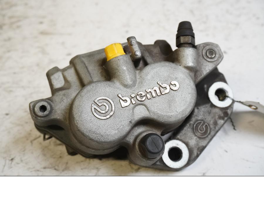 Framsidan på Bromsok från en Aprilia ETV 1000 -2002 motorcykel.