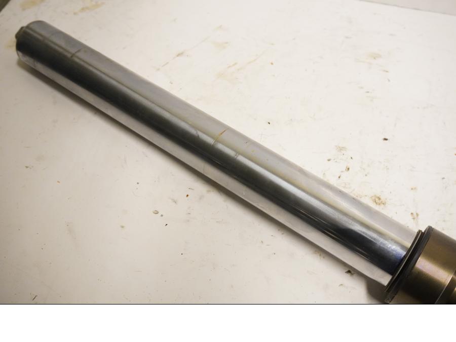 Höger sida på Gaffelben från en Honda CBR 900 RR -1993 motorcykel.