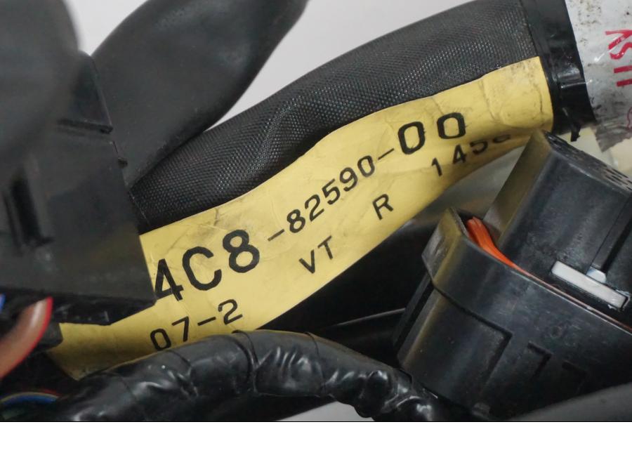 Baksidan på Kabelstam från en Yamaha YZF 1000 R1 -2007 motorcykel.