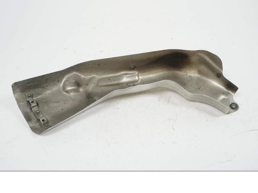 Baksidan på Värmeskydd från en Honda CBR 1000 RR -2004 motorcykel.