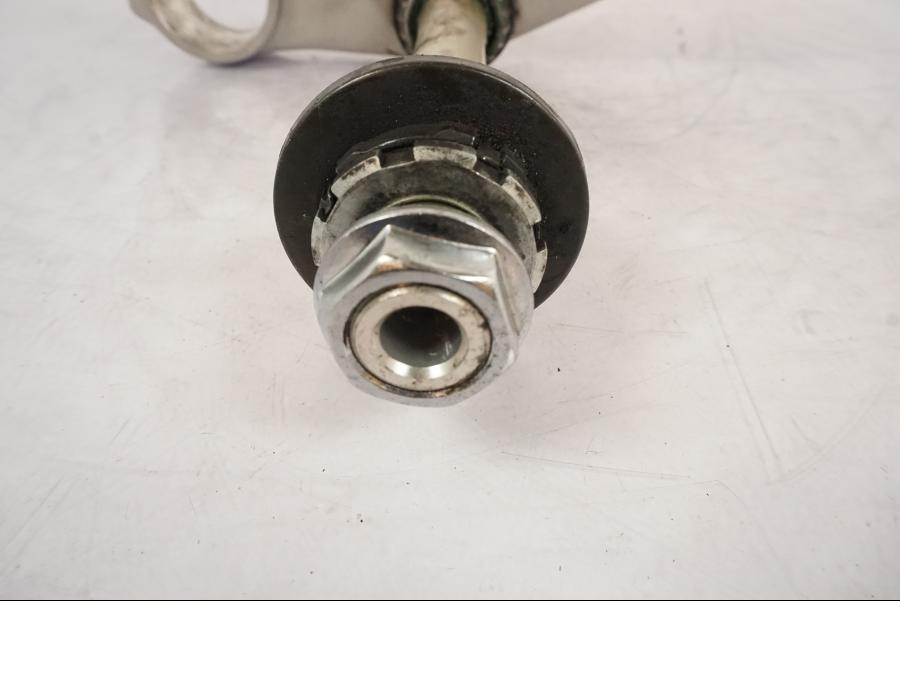 Baksidan på Gaffelkrona från en Honda CBR 900 RR -2003 motorcykel.