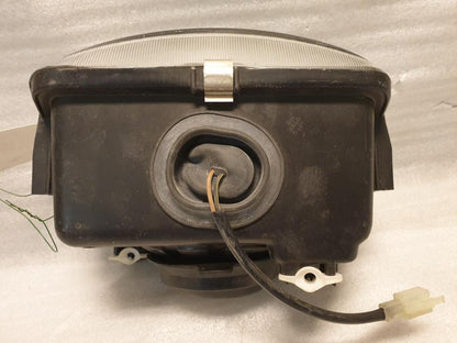 Snett nerifrån på Strålkastare från en Kawasaki GPZ 500 -1991 motorcykel.