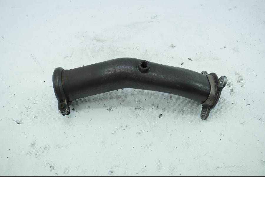 Framsidan på Grenrör från en KTM 1190 Adventure -2014 motorcykel.