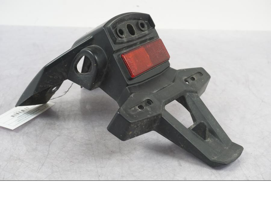 Framsidan på Skylthållare från en Yamaha MT-09 -2016 motorcykel.