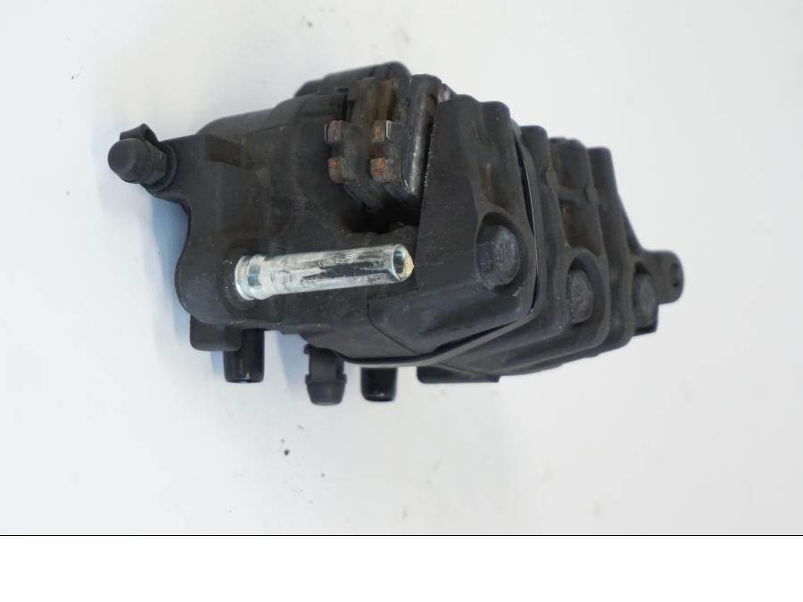 Snett nerifrån på Bromsok från en Honda XL 1000 V -1999 motorcykel.