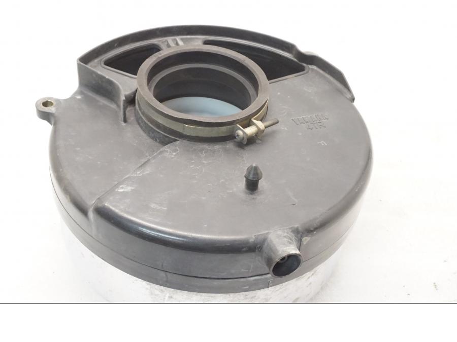 Baksidan på Luftburk från en Yamaha XVS 650 -1999 motorcykel.