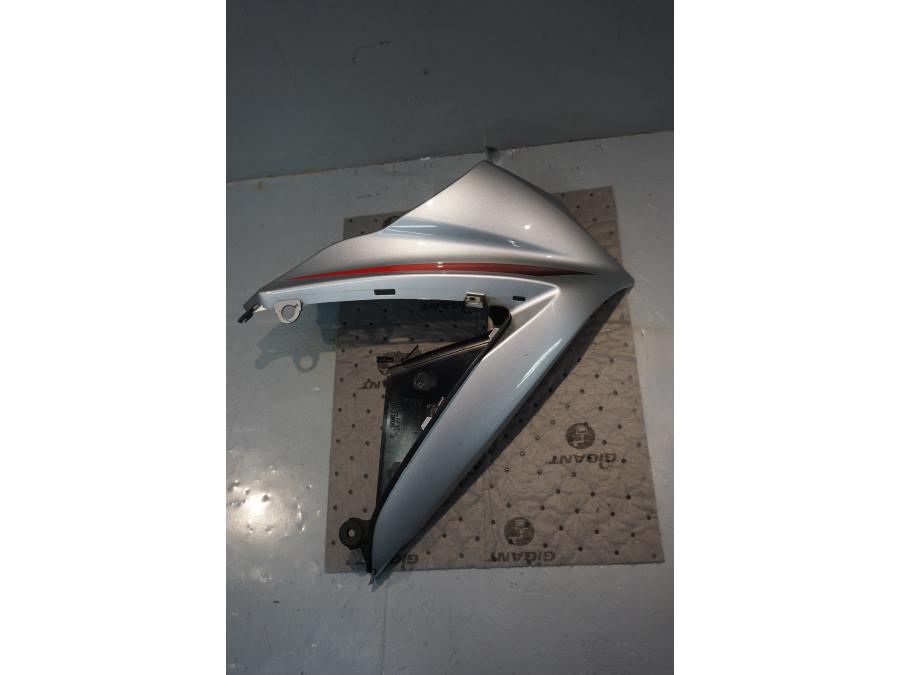 Framsidan på Sidkåpa från en Suzuki GSX-R 1000 -2008 motorcykel.