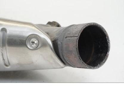 Höger sida på Ljuddämpare från en Aprilia Tuono V4R -2011 motorcykel.