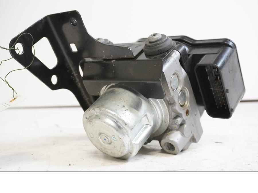 Framsidan på ABS Modulator från en Triumph Sprint ST -2007 motorcykel.