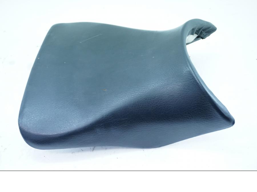 Vänster sida på Sadel från en Yamaha YZF 1000 R -1997 motorcykel.