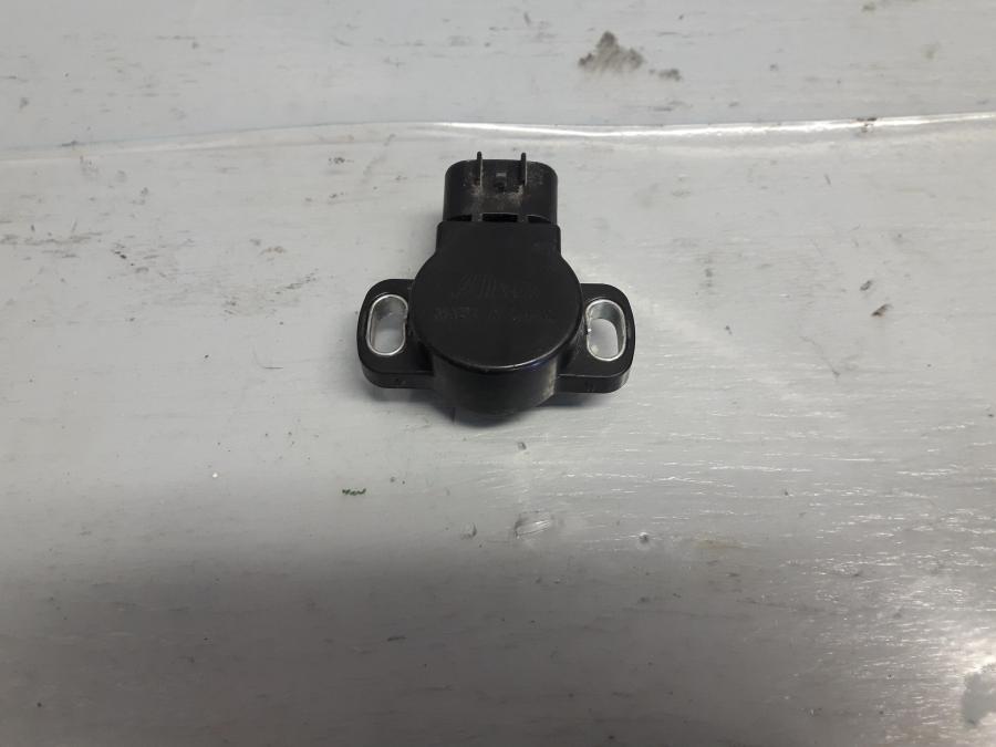 Framsidan på TPS från en Yamaha FZ-6 -2004 motorcykel.