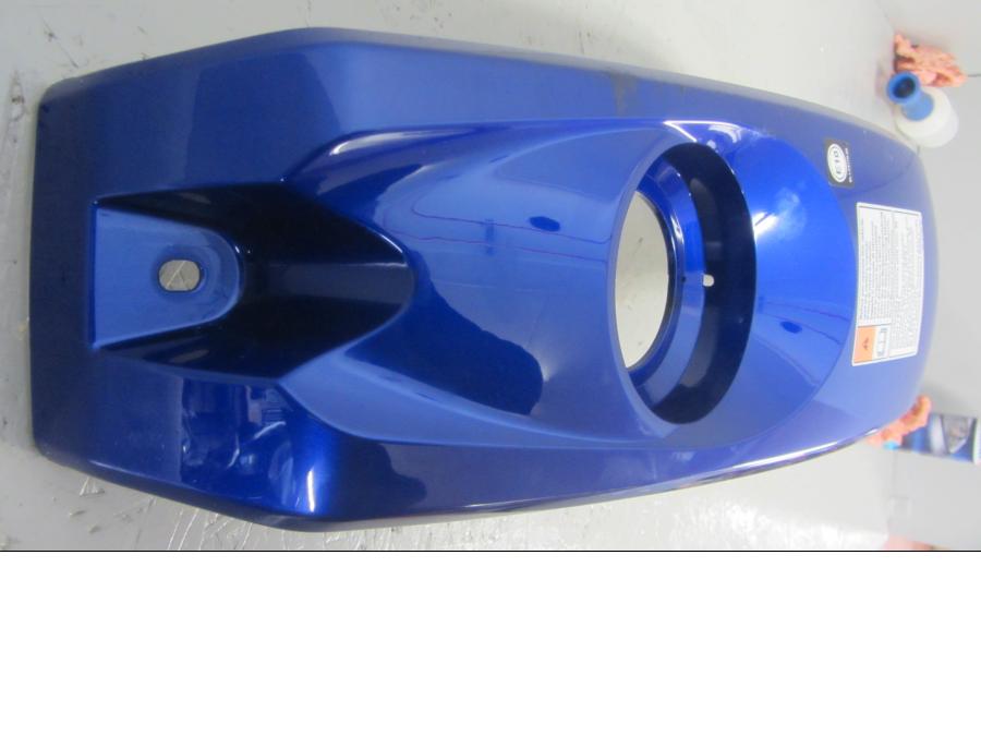 Baksidan på Bensintankskåpa från en Yamaha YZF-R 125 -2016 motorcykel.