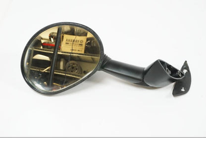 Framsidan på Backspegel från en Suzuki GSX 600 F -1988 motorcykel.