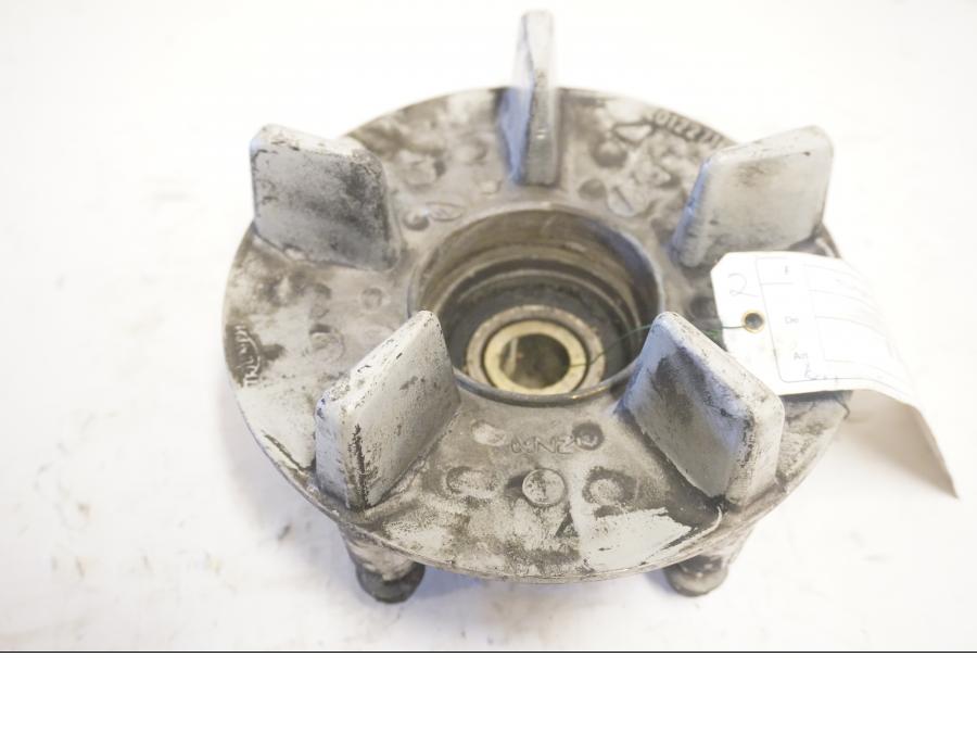 Framsidan på Drevfäste från en Triumph Tiger -2007 motorcykel.