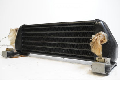 Vänster sida på Oljekyl från en BMW K 1200 RS -2003 motorcykel.