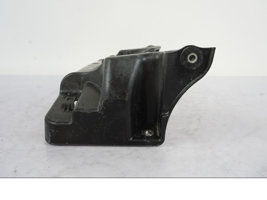 Extrabild2 på Vattenkylfläktfäste från en Honda VFR 1200 -2010 motorcykel.