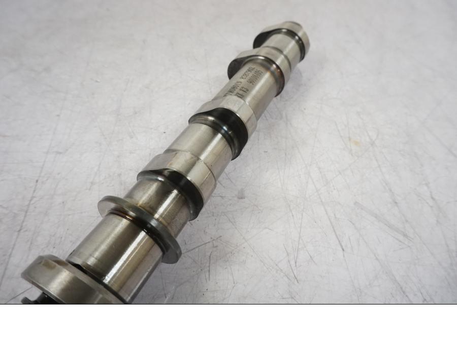 Höger sida på Kamaxel från en BMW F 750 GS -2020 motorcykel.