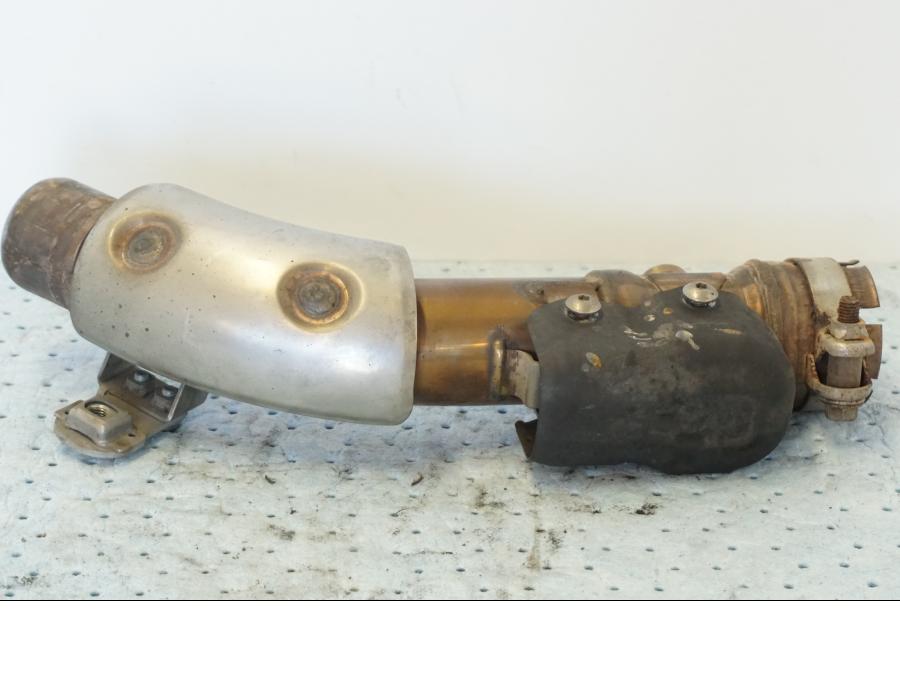 Höger sida på Mellanrör från en Suzuki GSX 1300 BK -2008 motorcykel.